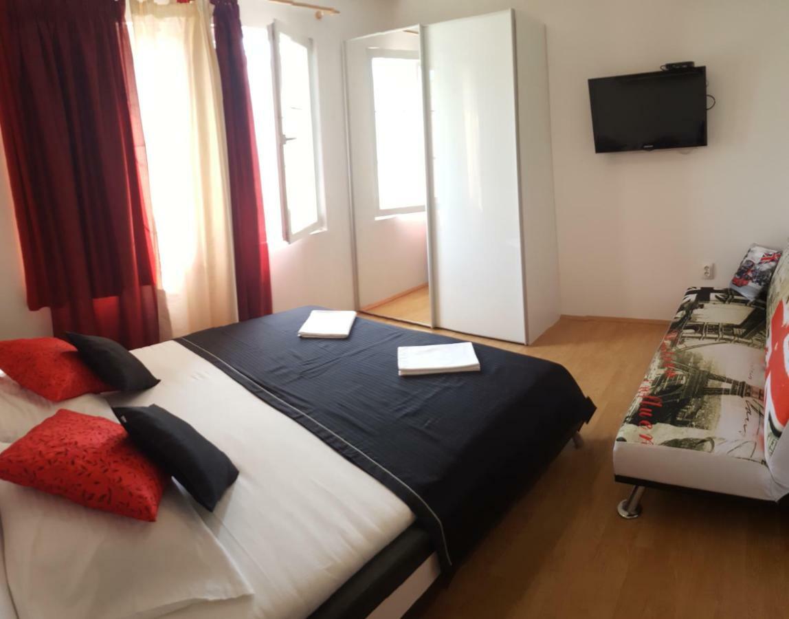 Apartments Mira Биоград-на-Мору Экстерьер фото
